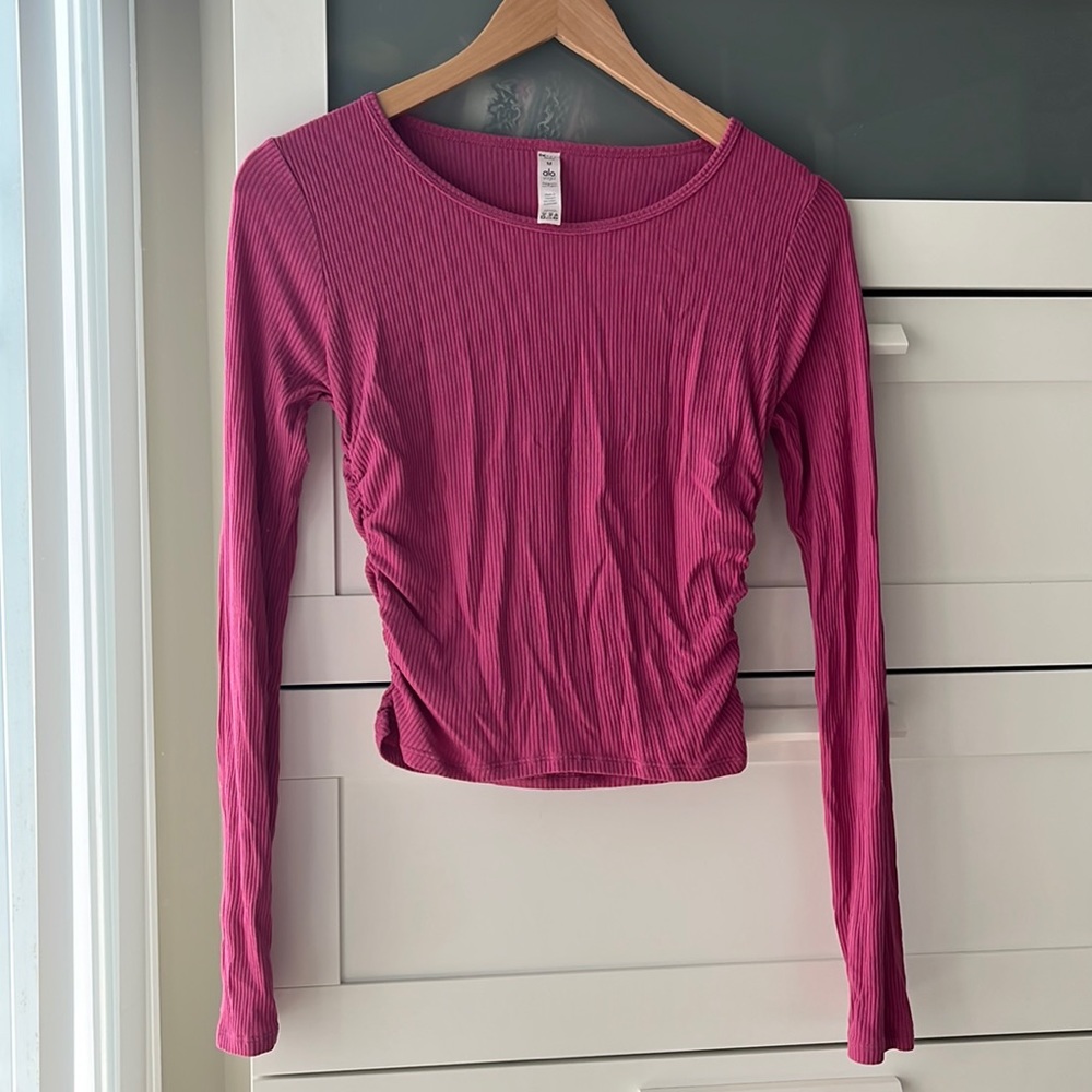 Ribbed Alo Crop Top